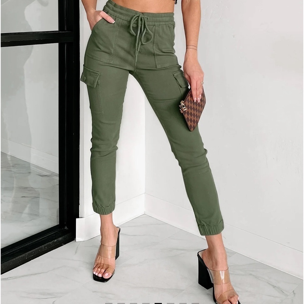 Nanamacs Chocolate USA Green Cargo Joggers Size Small